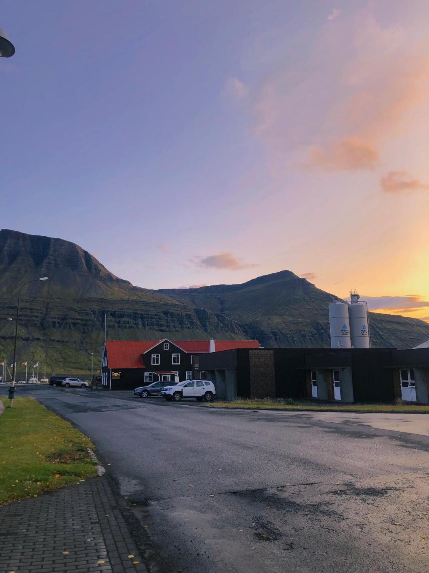 Hotel Austur Reydarfjordur Exteriör bild